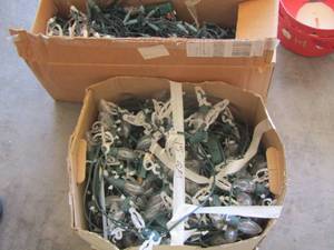 lot 194 image: various Christmas lights and clips