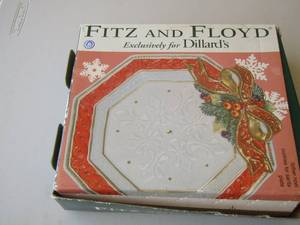 lot 199 image: FITZ and Floyd  platter in original box