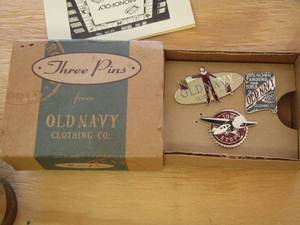 lot 223 image: OLD NAVY PINS - QTY3  NEW IN PKG