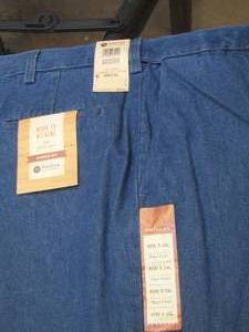 lot 228 image: HAGGAR  CLASSIC FIT 40 X 34