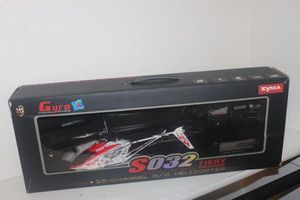 lot 31 image: Gyro S032 Fiery 2 Channel rC Helicopter