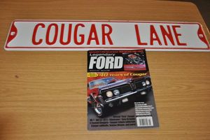lot 291 image: Cougar Swag