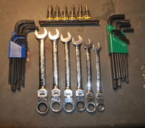 lot 297 image: Flex Neck Socket Wrenches, Sea and Metric Allen Wrenches and star Socket Sets