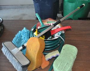 lot 321 image: Auto Detailing Supplies