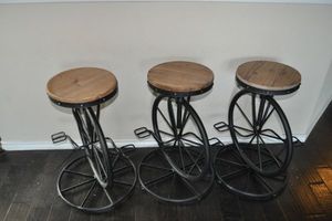 lot 364 image: Three Rustic Style Bar Stools with Height Adjustable Seat