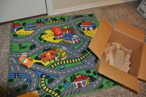 lot 194 image: Toddler Play Mat and Toy Cars