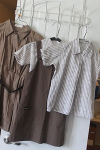lot 366 image: Vintage Girl Scout and Brownie Uniforms