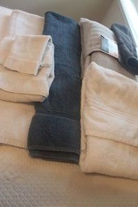 lot 88 image: Selection of Towels, hand towels and wash cloths
