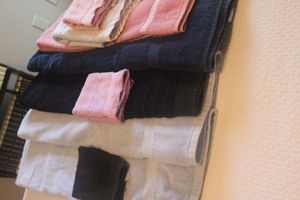 lot 89 image: Selection of Towels, hand towels and wash cloths