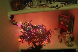 lot 113 image: Several Strands of Christmas Lights (all came on)