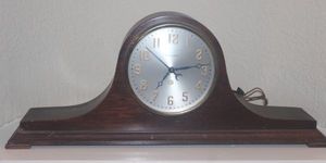 lot 119 image: Vintage Hammond Electric Mantel Clock, Needs new Cord