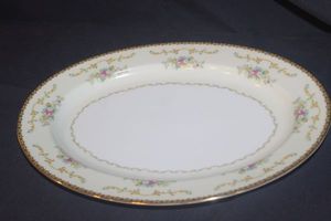lot 242 image: Noritake Serving Platter