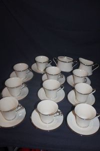 lot 246 image: Lenox Moon spun 10 Cups and Saucers with sugar and Creamer set