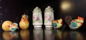lot 1 image: Mixed lot of salt and pepper shakers chickens and pears and more see pictures