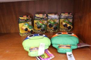 lot 10 image: Teenage mutant Ninja turtle lot
