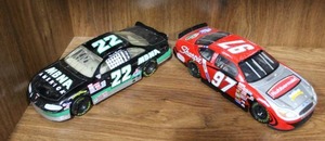lot 25 image: WARD BURTON #22 car and Autographed Kurt Busch Hot Wheels NASCAR 97 Race Car Sharpie Rubbermaid 1 24