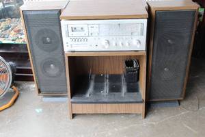 lot 41 image: Soundesign amfm Receiverstereo cassette8 track recorder  plugged in and it powered on and worked didnt test nothing but the radio because it started playing when powered on at posting
