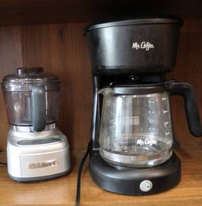 lot 51 image: Mr coffee coffee pot and Cuisinart Mini-Prep Plus Food Processor Chopper Grinder