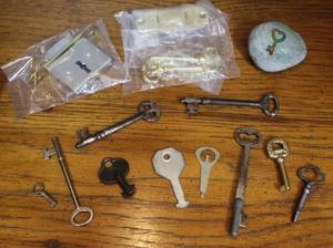 lot 78 image: Skeleton key lot see pictures