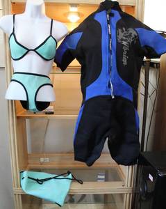 lot 84 image: Mens large obrien wetsuit and bikini