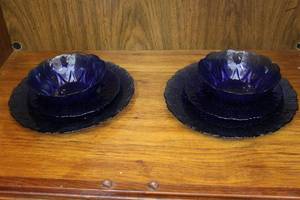lot 94 image: 2 sets of Avon blue plate saucer and bowl