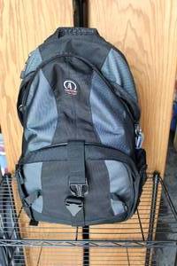 lot 131 image: Tamrac sas strap accessory system camera bag lots of padding and storage