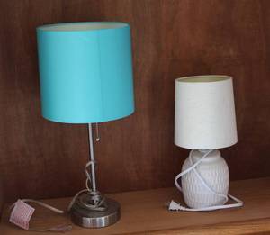 lot 137 image: 2 small lamps