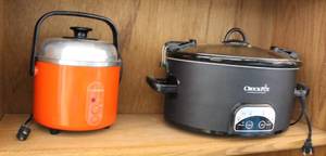 lot 141 image: Crock-Pot and rice cooker