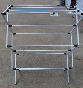 lot 162 image: Fold away drying rack