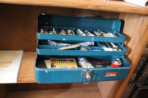 lot 164 image: Metal box full of art supplies