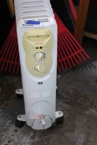 lot 180 image: Heater oil-filled radiator model ho-0201 120V