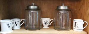 lot 196 image: large jars with lids and a few coffee cups