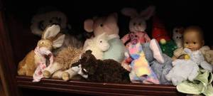 lot 200 image: mixed lot of plushies