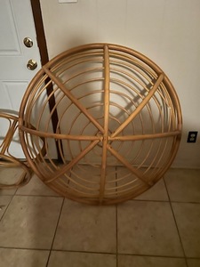 lot 243 image: Bamboo chair needs cushion