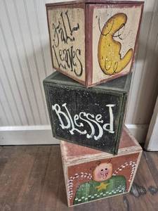 lot 297 image: 3 Wooden nesting boxes - all sides are different (Fall, Christmas,