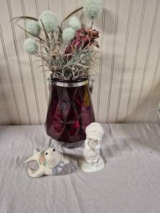 lot 286 image: Red vase wrope handle and flowers, 1982 Precious Moments We Are Gods Workmanship E-9258, Seal figurine