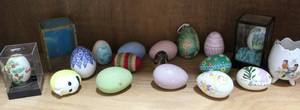 lot 249 image: Mixed lot of eggs
