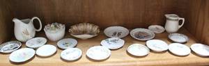 lot 250 image: Mixed lot of small plates