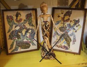 lot 252 image: Indonesian Wayang Golek Wood Stick Rod Puppet Dolls Carved Women Earrings Dress and 2 waver pictures