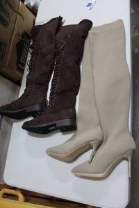 lot 260 image: Long boots size 5