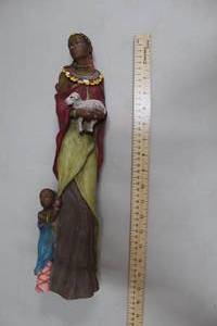 lot 267 image: African American Woman Mom Family Cultural Tribe Figurine Decor Art Collectible