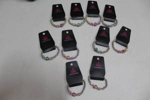 lot 306 image: Lot of kids paparazzi jewelry