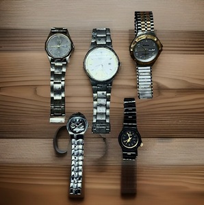 lot 48 image: Five Upper End Vintage Wrist Watches - Including Citizen, Seiko, and Rolex (Authenticity Unknown)