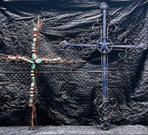 lot 53 image: Large Wall-Hanging Metal Texas Star &amp Barbed Wire Crosses