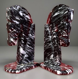 lot 45 image: Pair of Marble Chess Knights Bookends