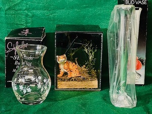 lot 75 image: 4 St. Paulo Hand Cut, Mouth Blown Chrystal Bud Vase, International Silverplate 7-58 Bud Vase, &amp Oriental Tiger in Glass Cube