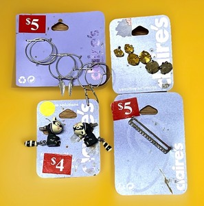 lot 164 image: Lot of Vintage Claires Jewelry