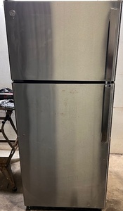 lot 151 image: GE Stainless Steel Refrigerator&nbsp