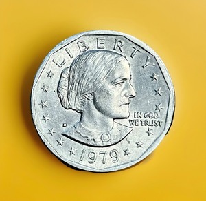 lot 175 image: 1971d Susan B.&nbsp Anthony Half Dollar W Repunched Mint Mark