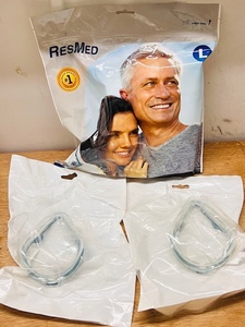 lot 189 image: NEW Resmed Mirage Quattro CPAP Mask Size Large &amp Two (2) NEW Cushions and Clips